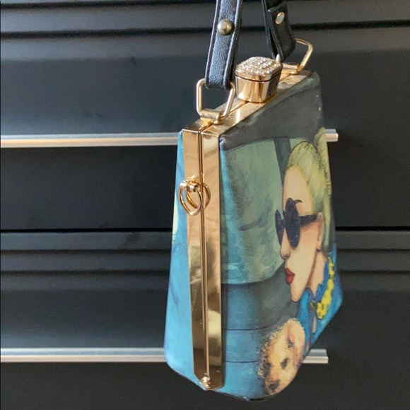 Purse - Picture 5 of 5